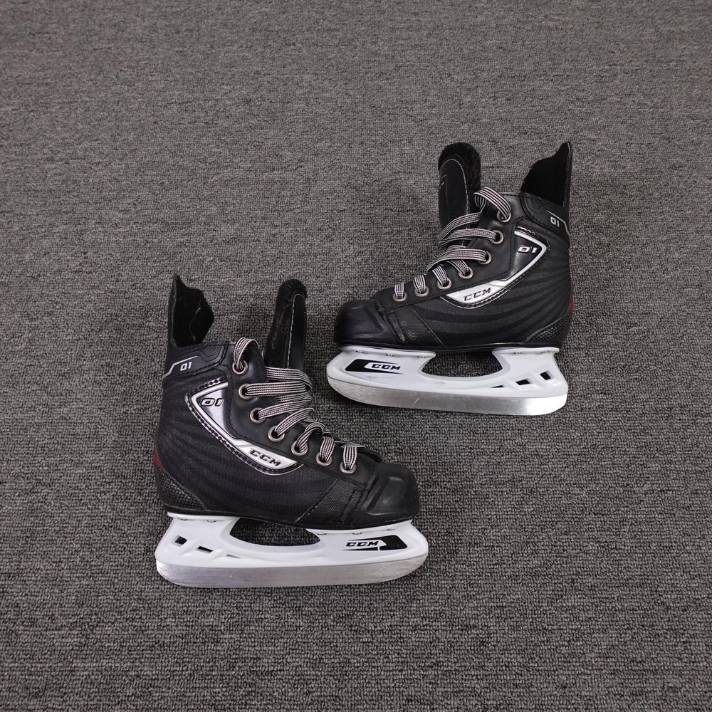 CCM 01 Ice Skates Junior 10 Black Recreational Kids Lace Up Hockey Youth